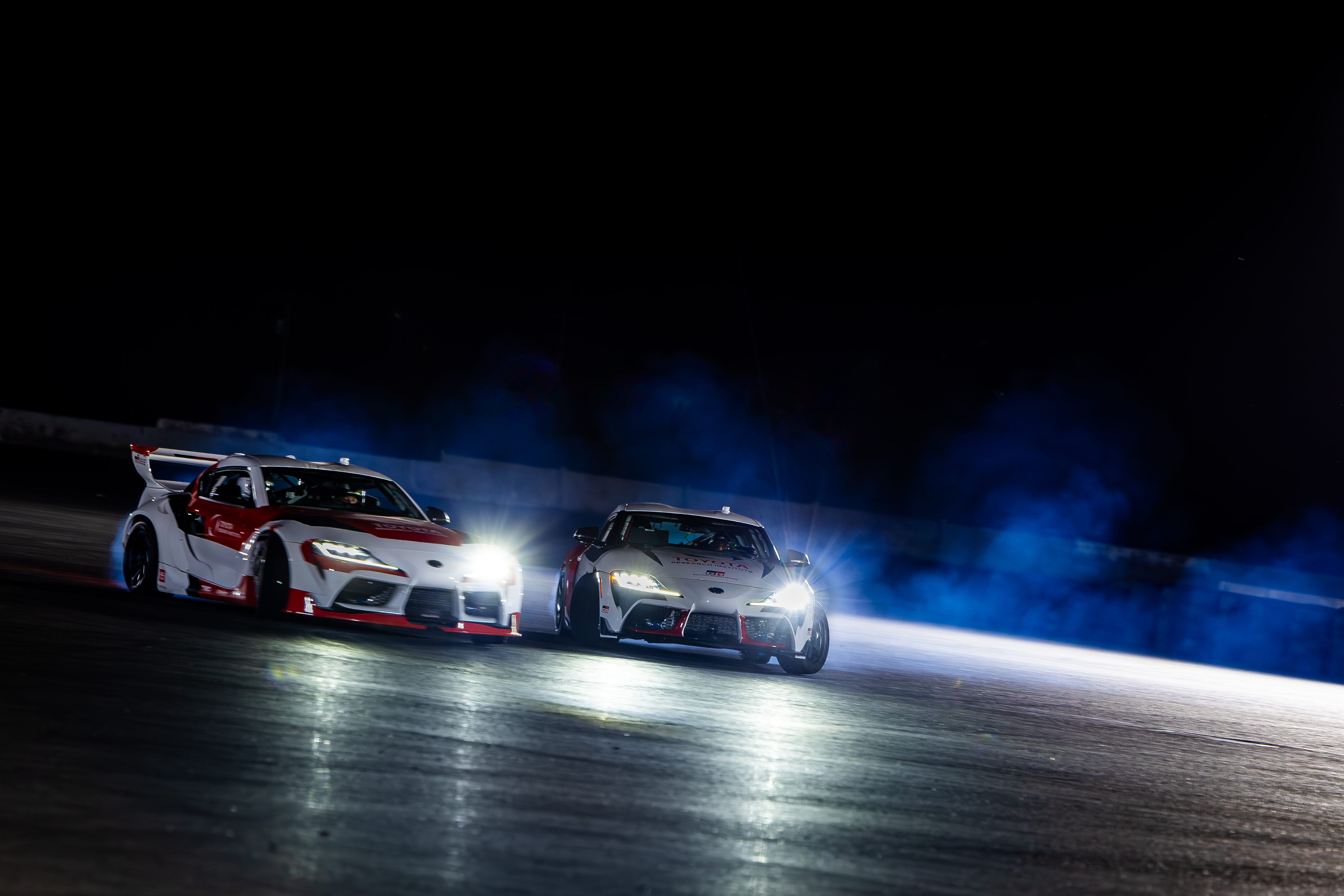 Supras tandem drifting